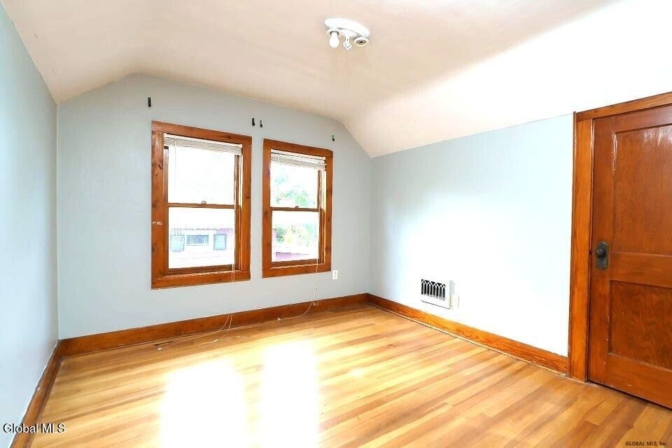 93 Cherry Avenue - Photo 8