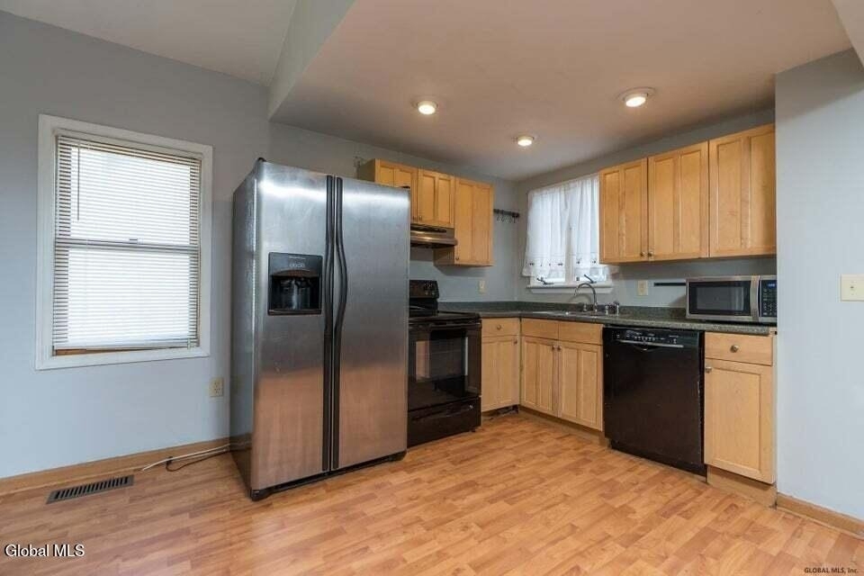 93 Cherry Avenue - Photo 10