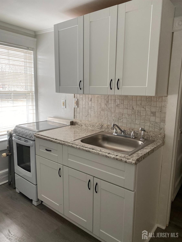 235 Montgomery Street - Photo 11