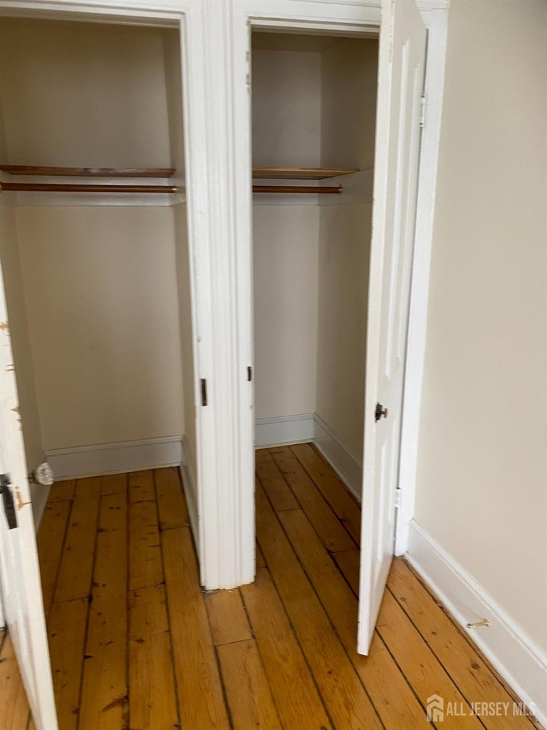 235 Montgomery Street - Photo 2