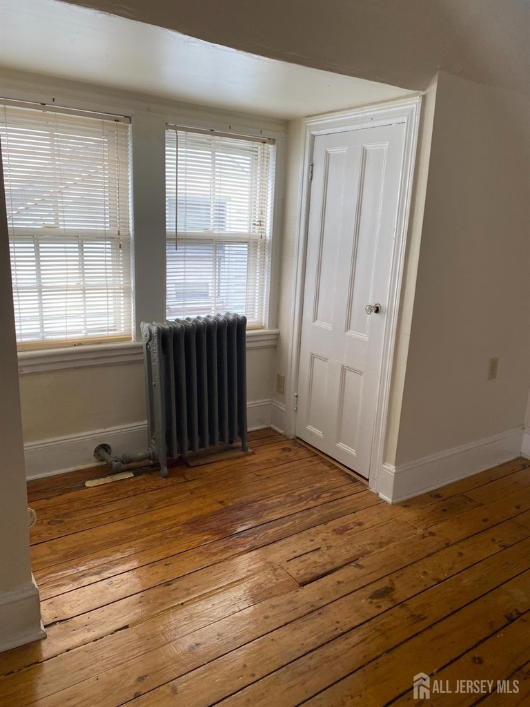 235 Montgomery Street - Photo 4