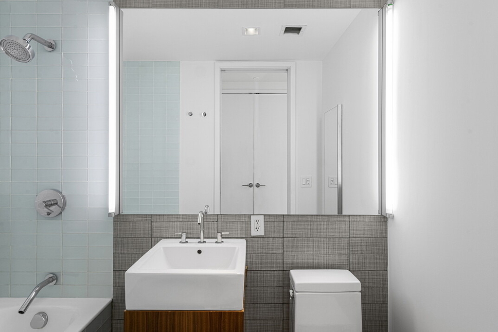 447 W 18th Street - Photo 7