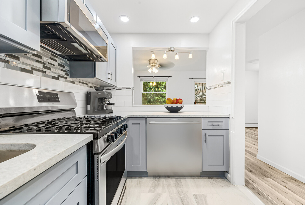 16 N Portland Avenue - Photo 0