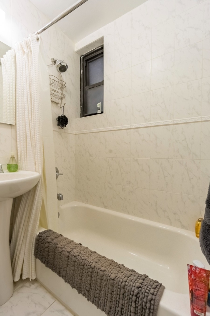 418 E 83rd Street - Photo 5
