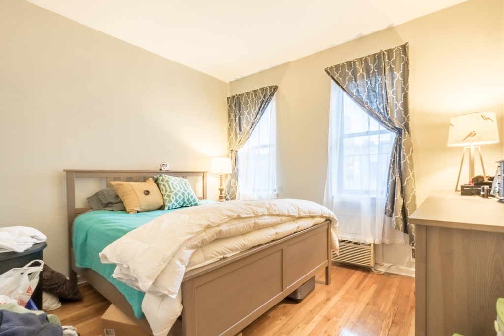 418 E 83rd Street - Photo 2