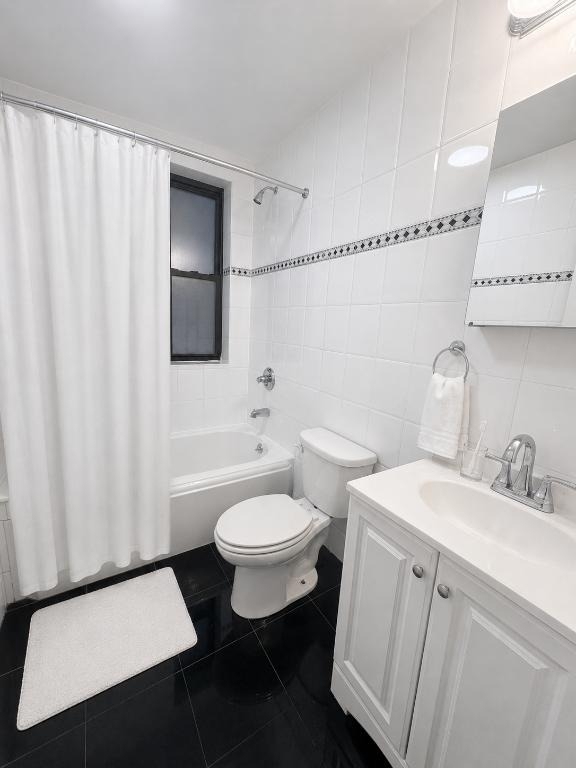 425 Riverside Drive - Photo 2