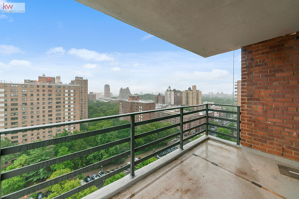 392 Central Park W - Photo 2