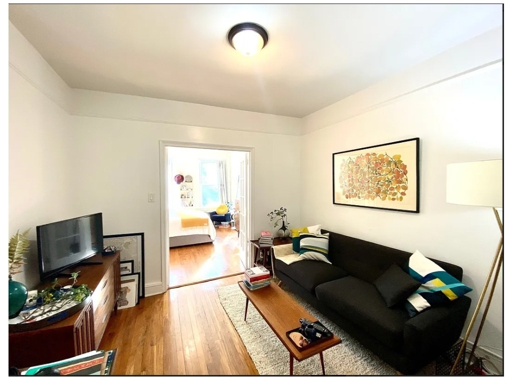108 Mac Dougal Street - Photo 2