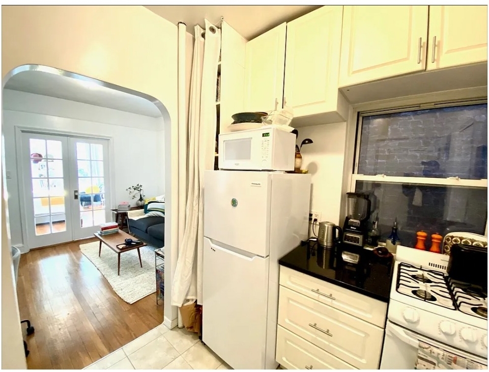108 Mac Dougal Street - Photo 6