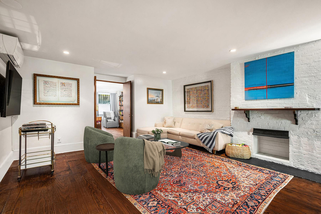 191 Baltic Street - Photo 1