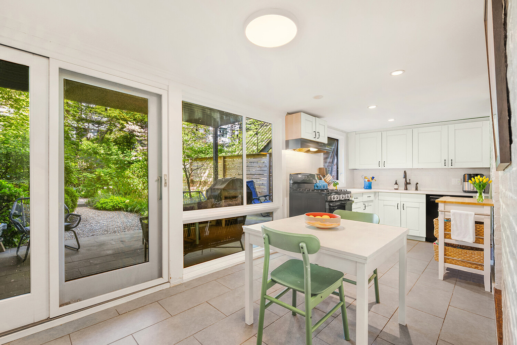 191 Baltic Street - Photo 2