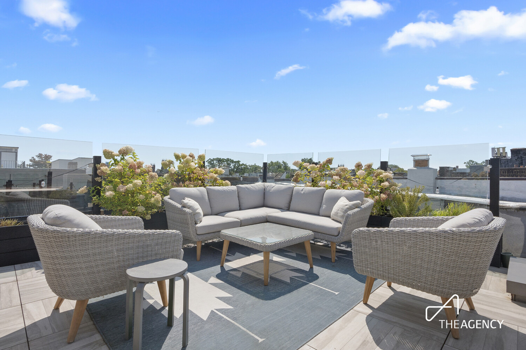 498 Henry Street - Photo 5