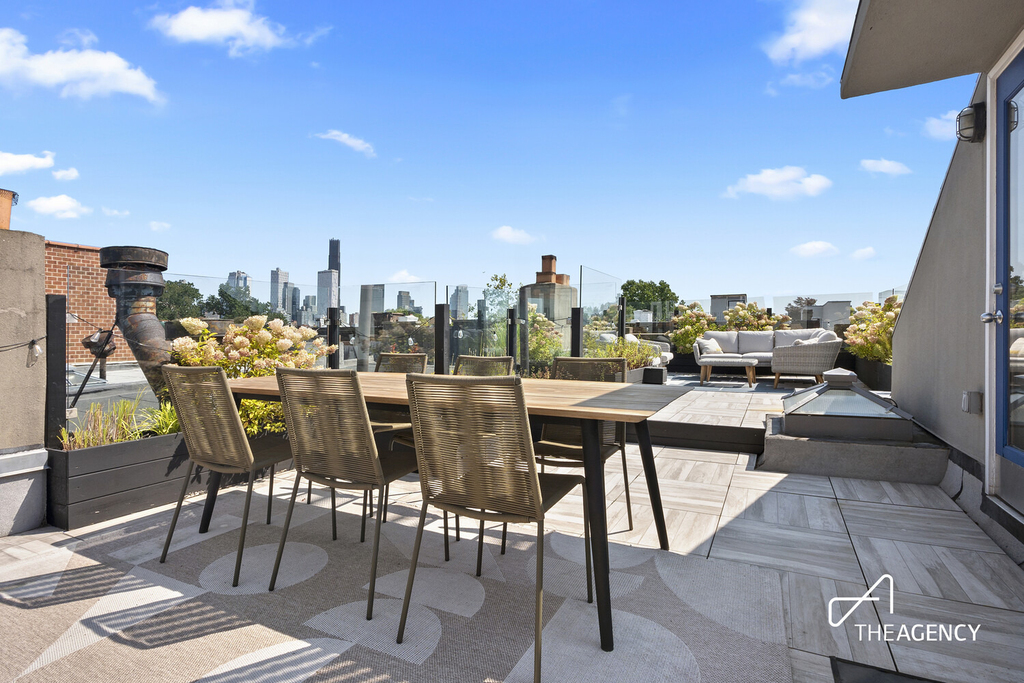 498 Henry Street - Photo 6