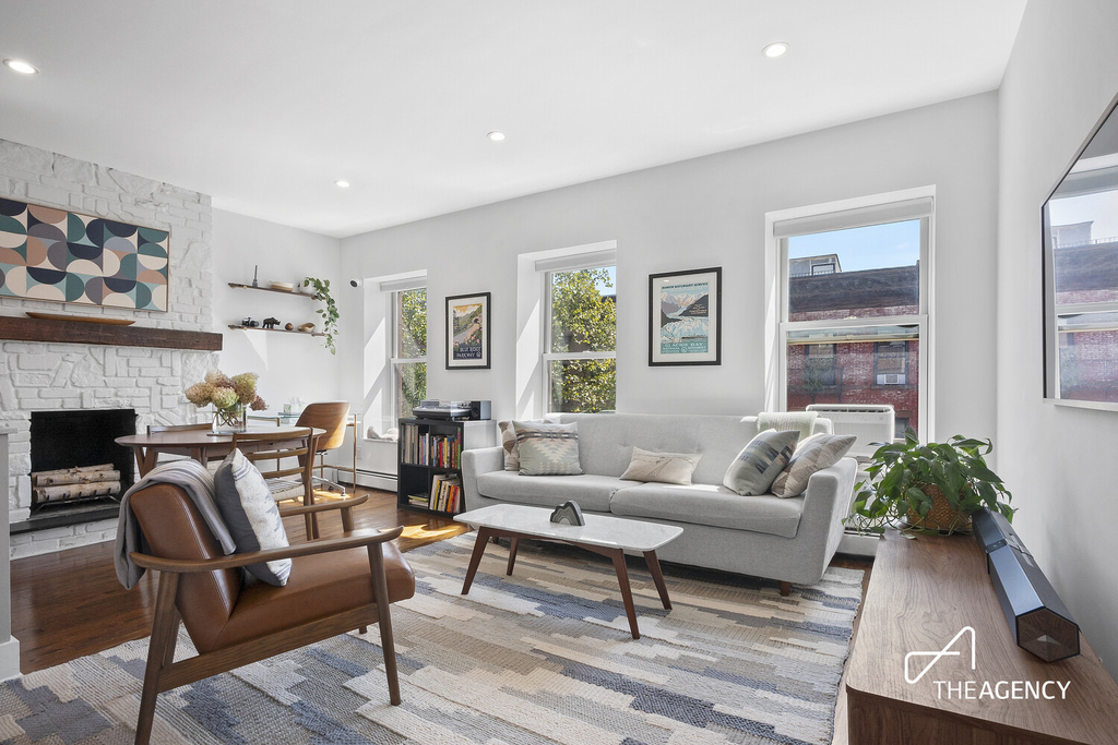 498 Henry Street - Photo 0