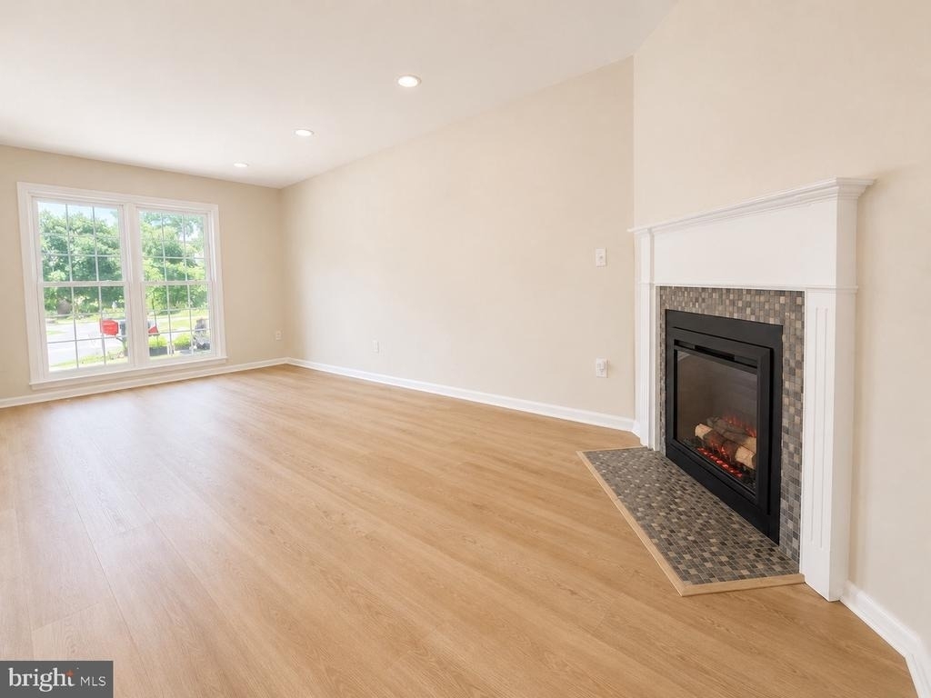 1200 Bond Street - Photo 3