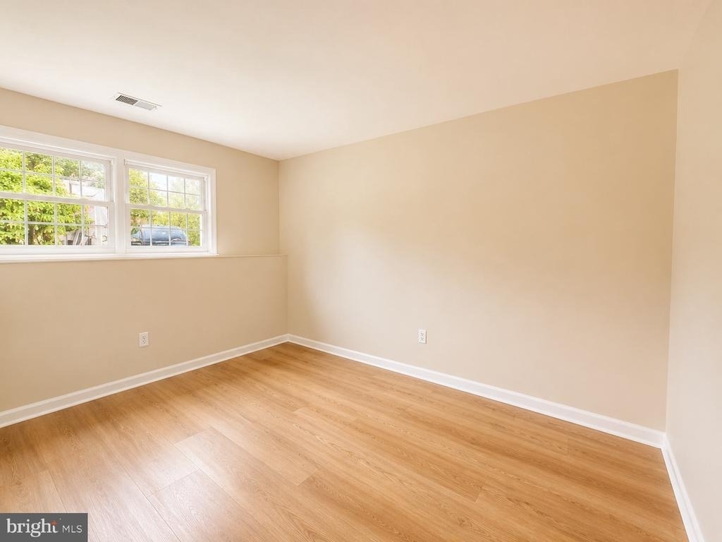 1200 Bond Street - Photo 28