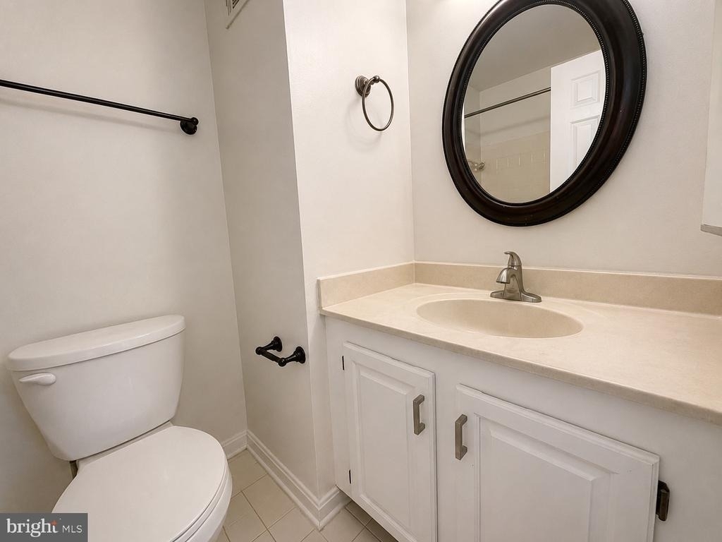 1200 Bond Street - Photo 17