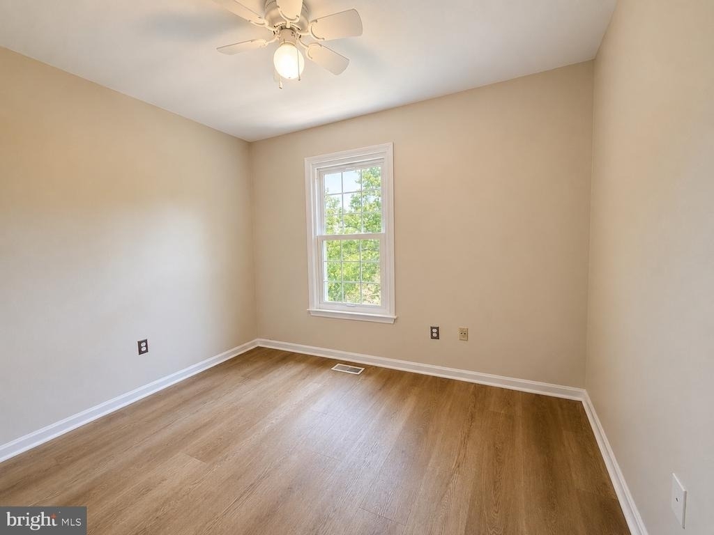 1200 Bond Street - Photo 18