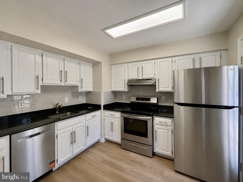 1200 Bond Street - Photo 6