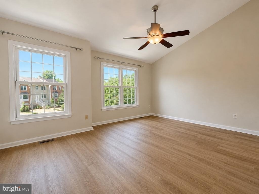 1200 Bond Street - Photo 14