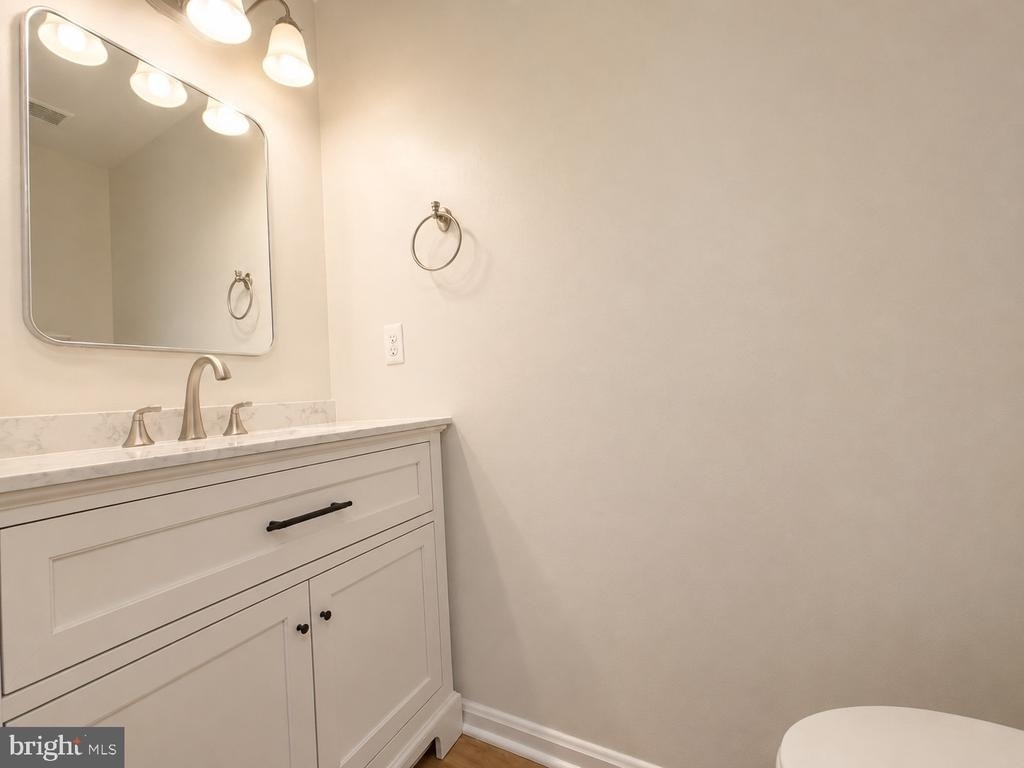 1200 Bond Street - Photo 11