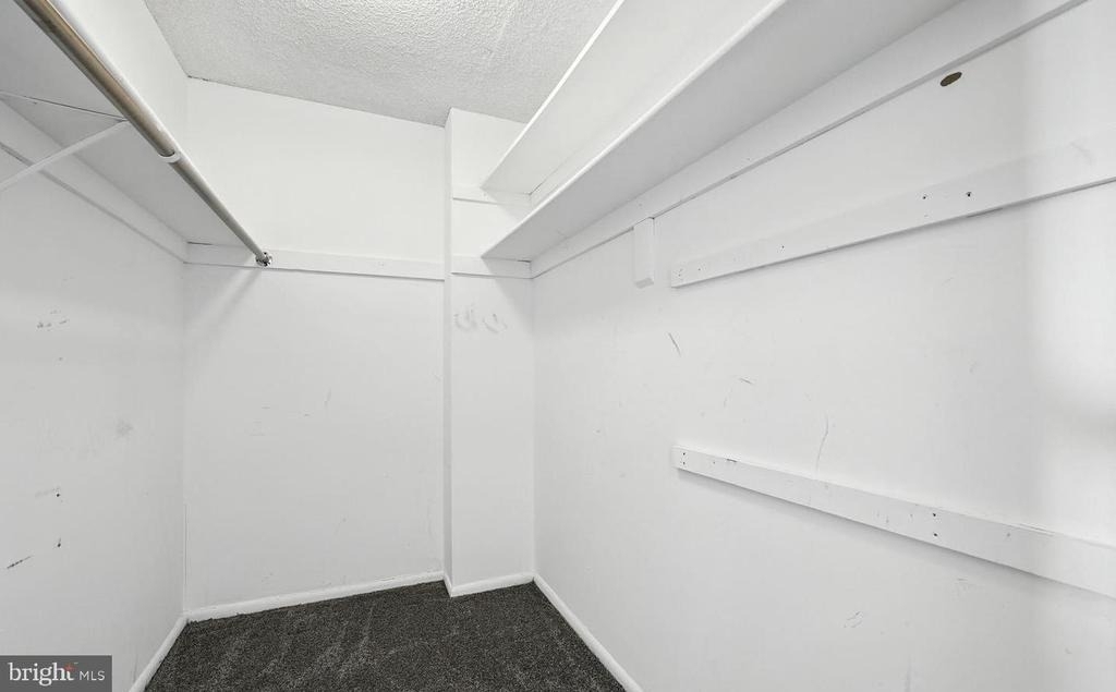 2059 Huntington Avenue - Photo 8