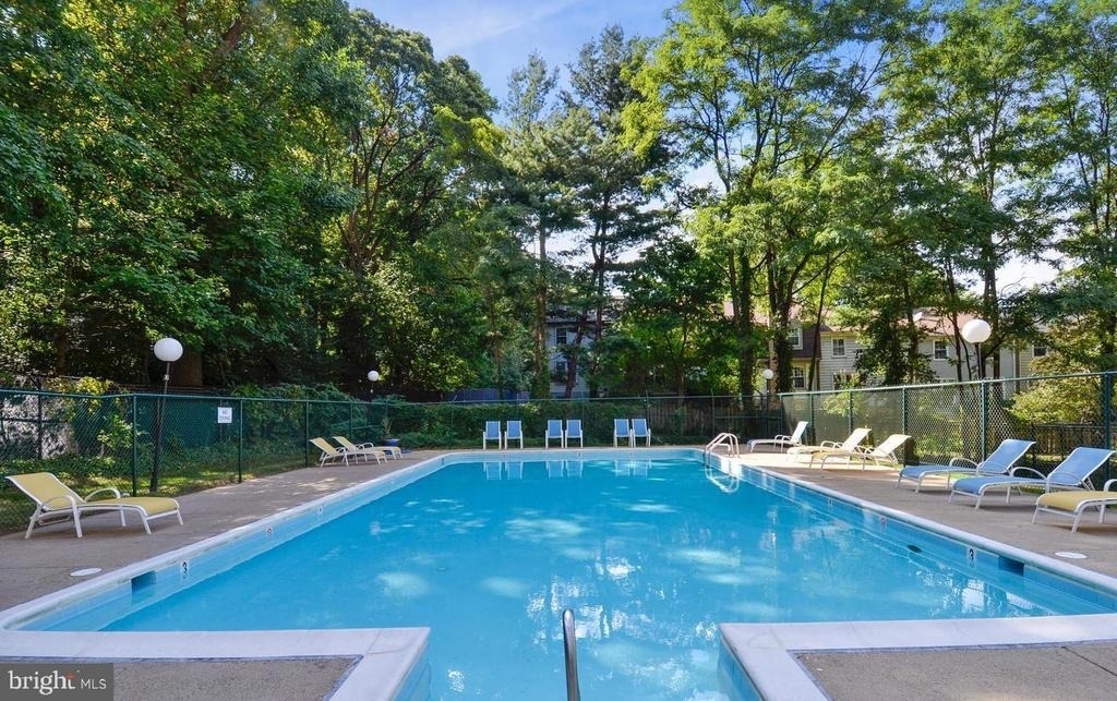 2059 Huntington Avenue - Photo 25