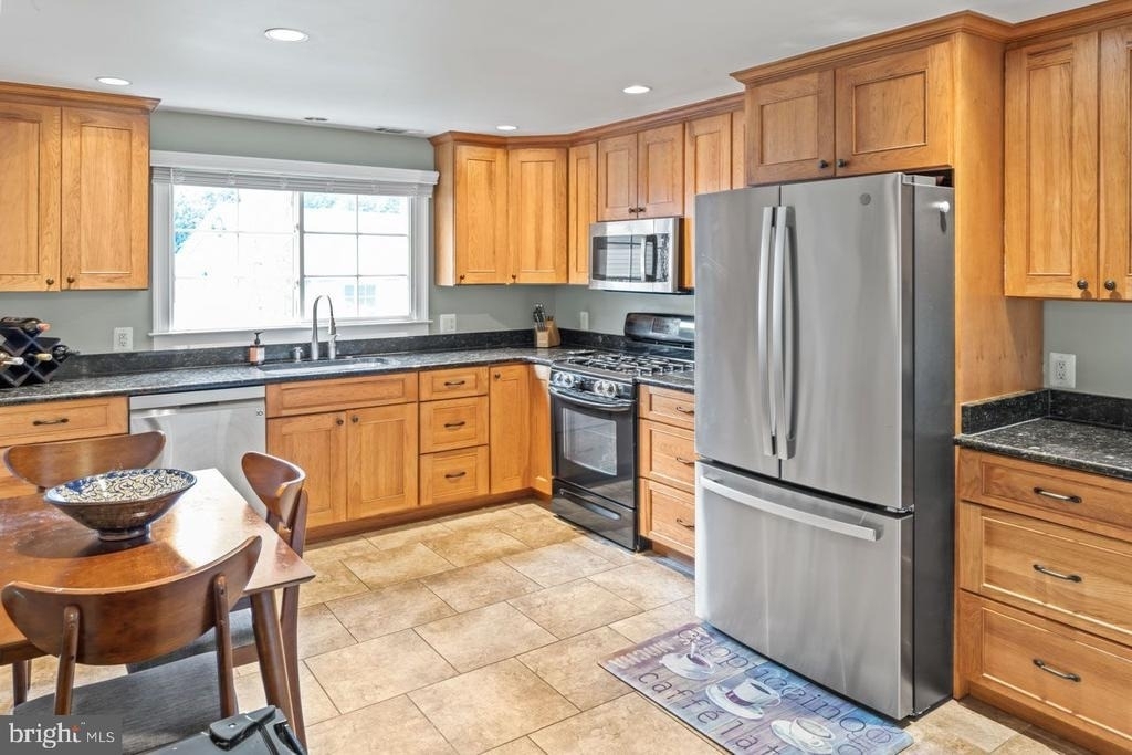 7312 Poplar Court - Photo 9
