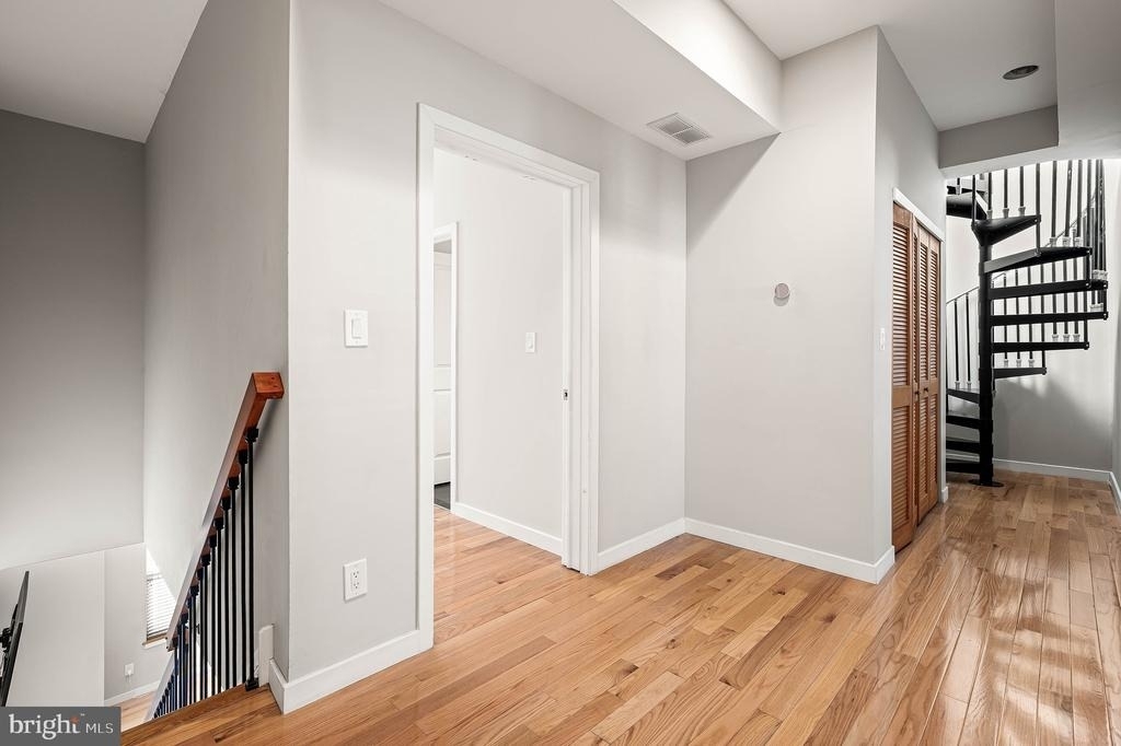 1743 Cambridge Street - Photo 15