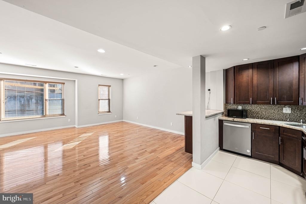 1743 Cambridge Street - Photo 3