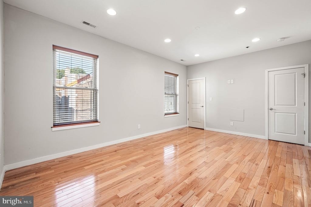 1743 Cambridge Street - Photo 13