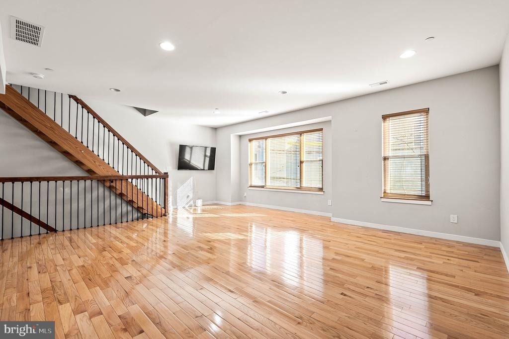 1743 Cambridge Street - Photo 7