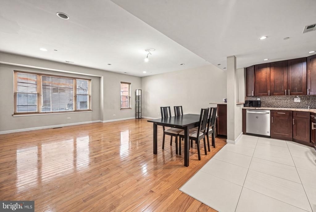 1743 Cambridge Street - Photo 3