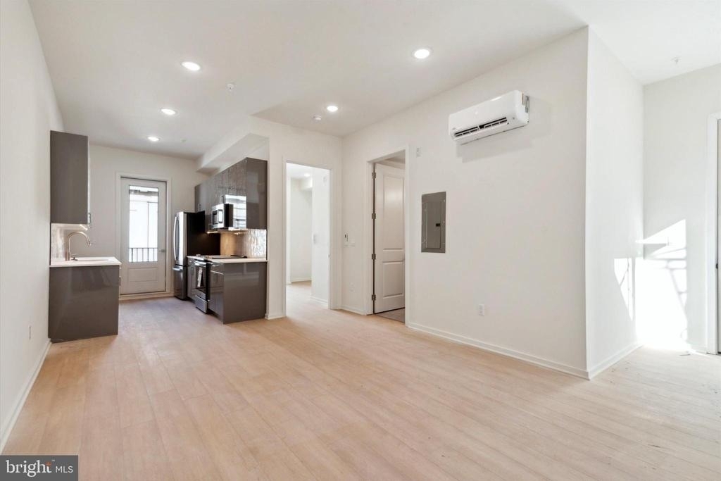 225 N 12th Street - Photo 11