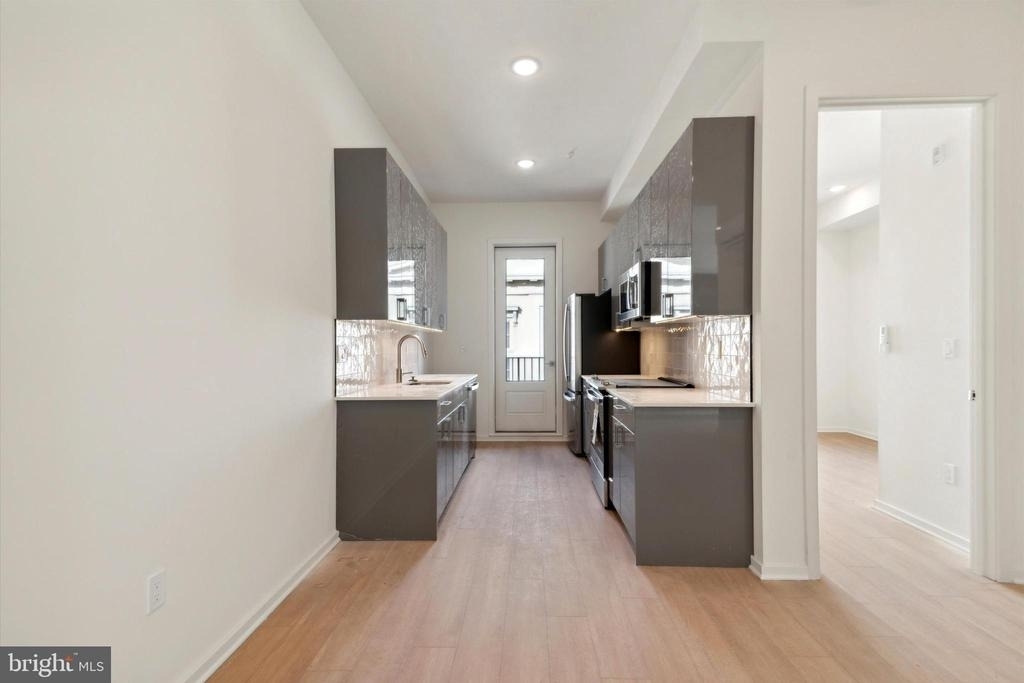 225 N 12th Street - Photo 12