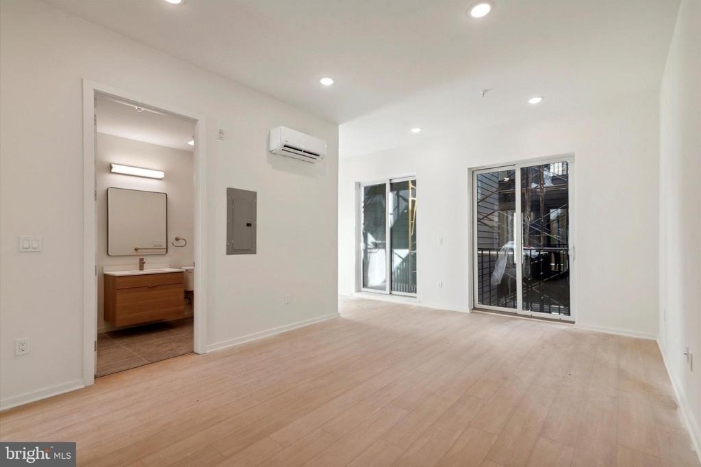 225 N 12th Street - Photo 14