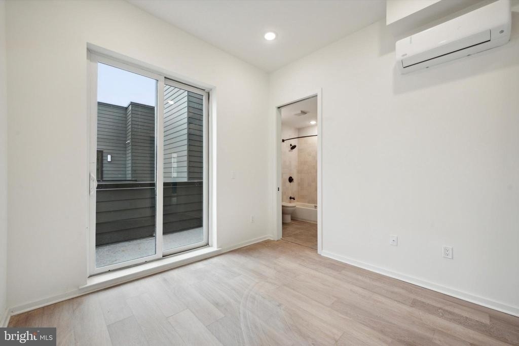 225 N 12th Street - Photo 12