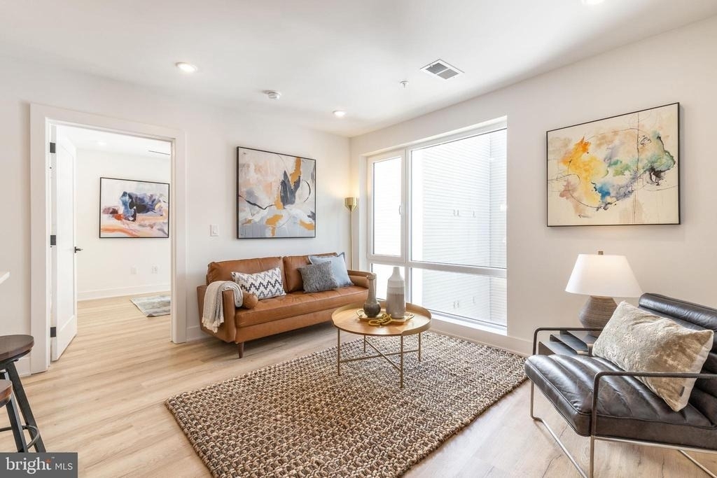 629 W Girard Avenue - Photo 8