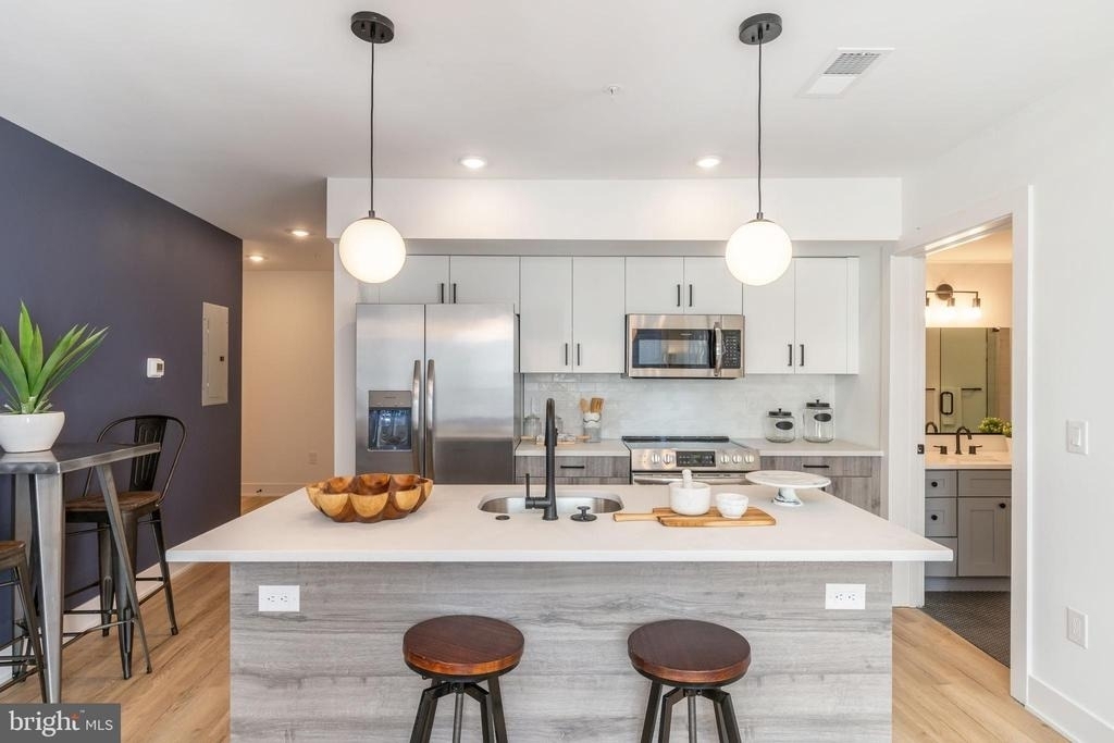 629 W Girard Avenue - Photo 33