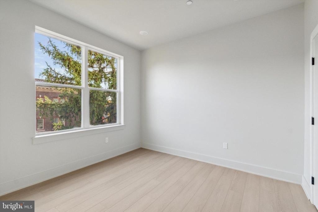 5521 Wayne Avenue - Photo 8
