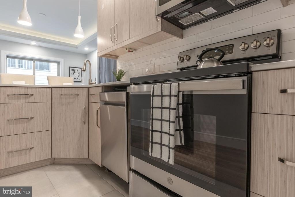 1222 N Marshall Street - Photo 7