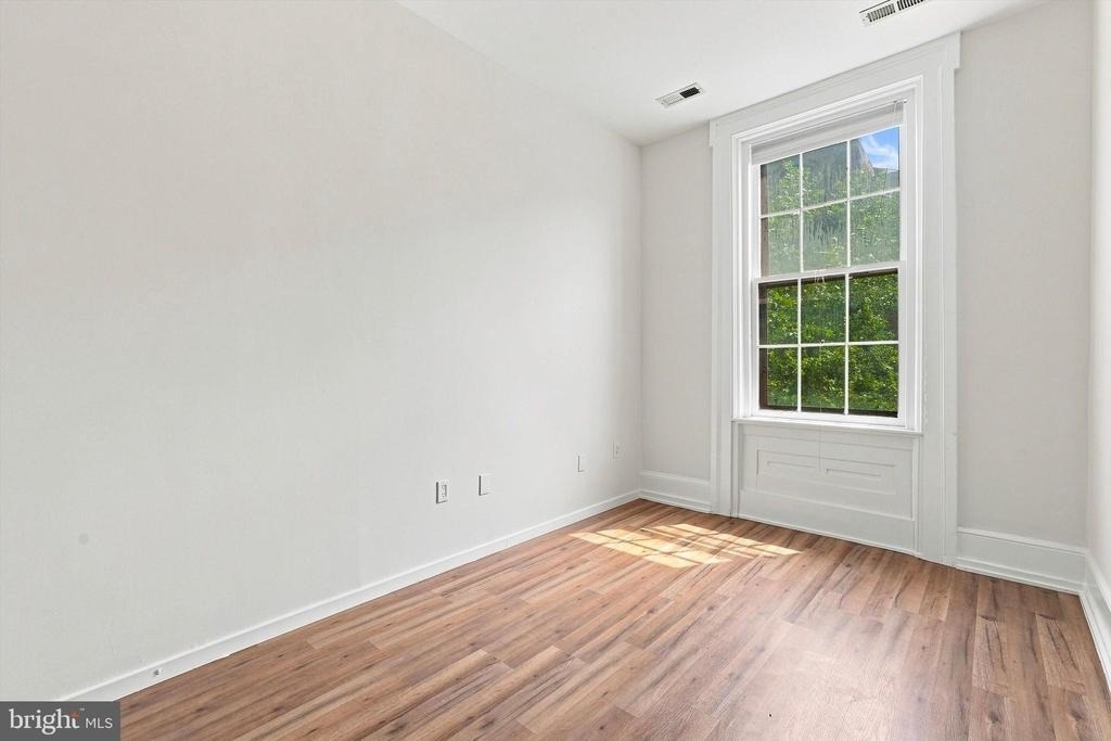 1525 Green Street - Photo 9