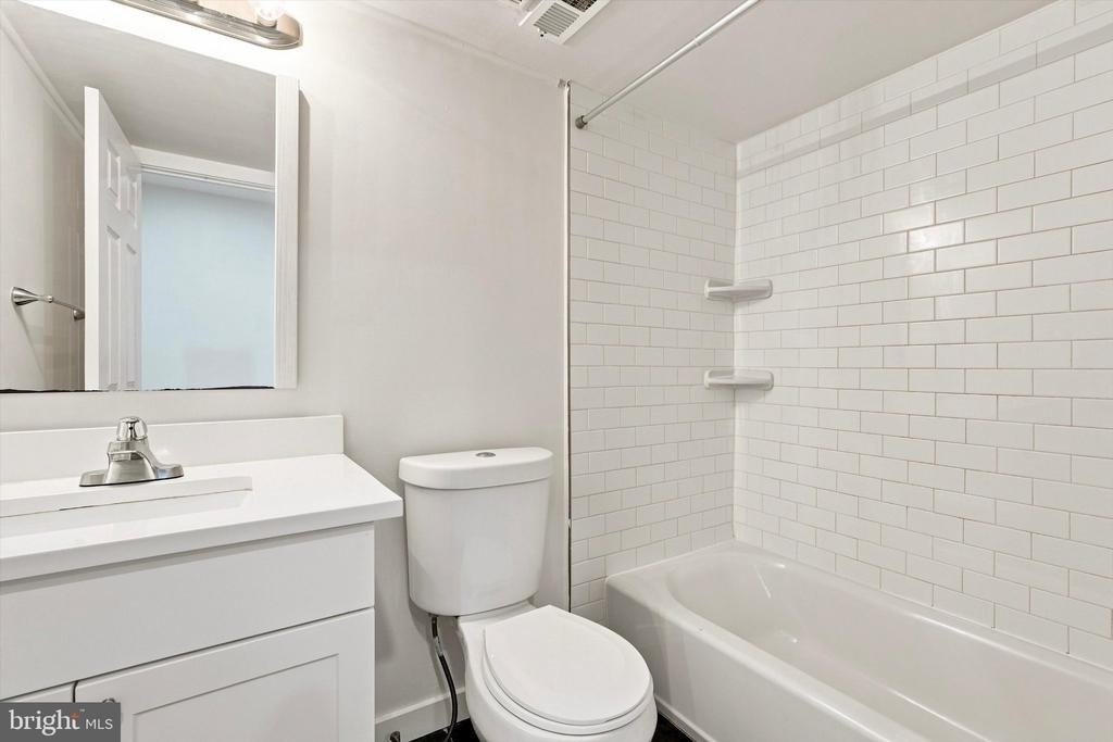 1525 Green Street - Photo 8