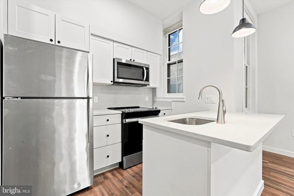1525 Green Street - Photo 0
