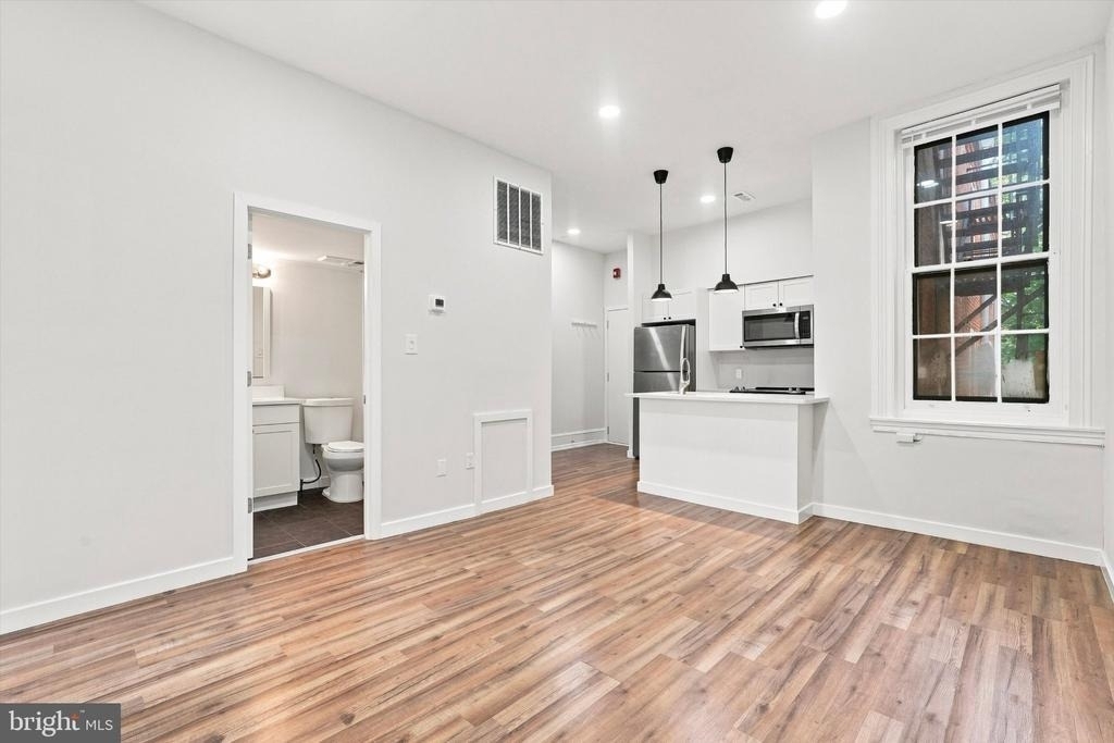 1525 Green Street - Photo 2