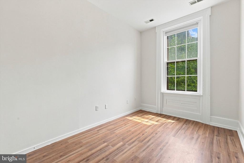 1525 Green Street - Photo 12