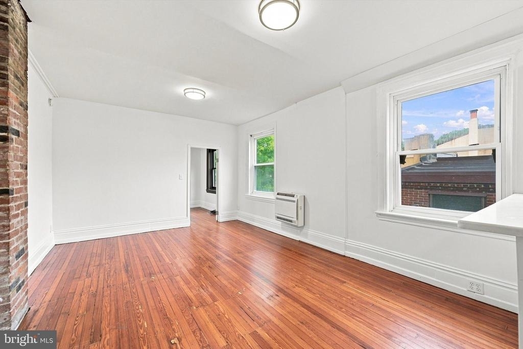 2037 Spring Garden Street - Photo 8