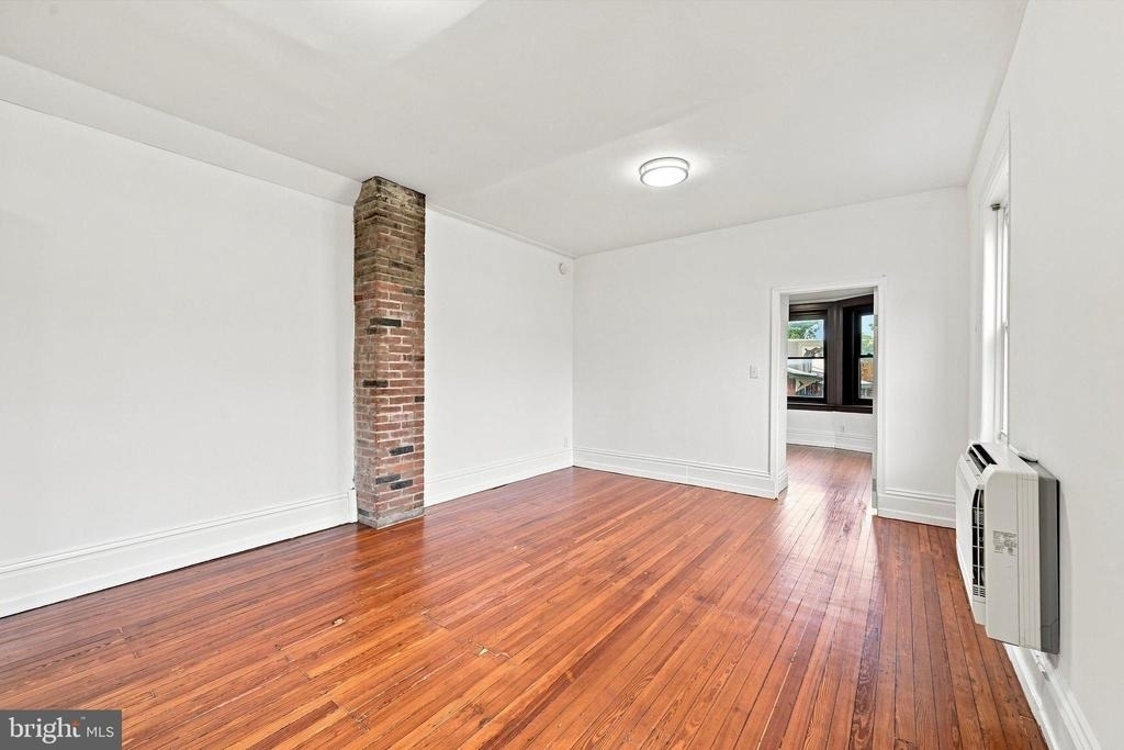 2037 Spring Garden Street - Photo 9