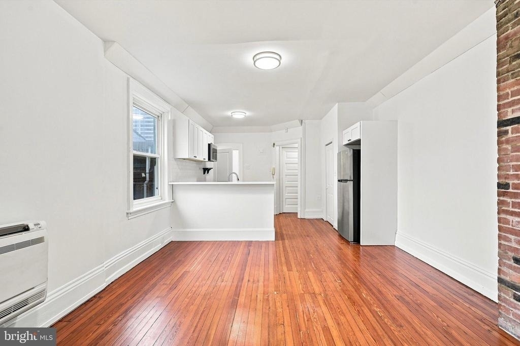 2037 Spring Garden Street - Photo 10