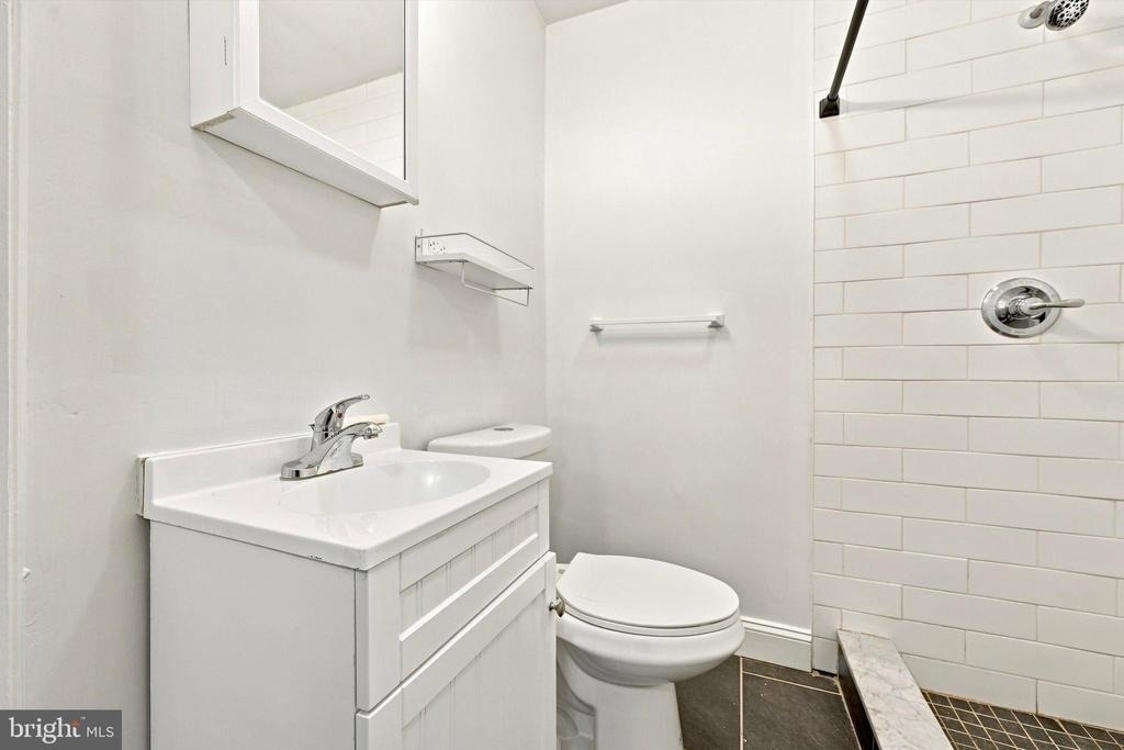 2037 Spring Garden Street - Photo 2